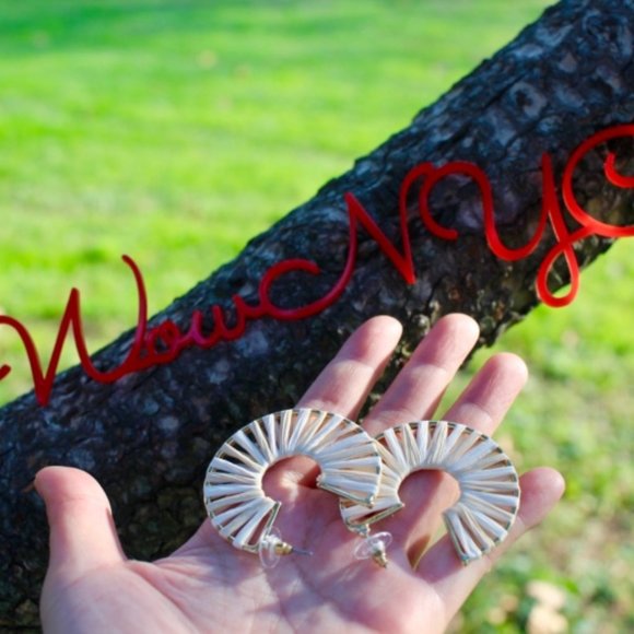 ANTHRO x BaubleBar Cream Boho Raffia Hoop Earrings - Picture 3 of 10